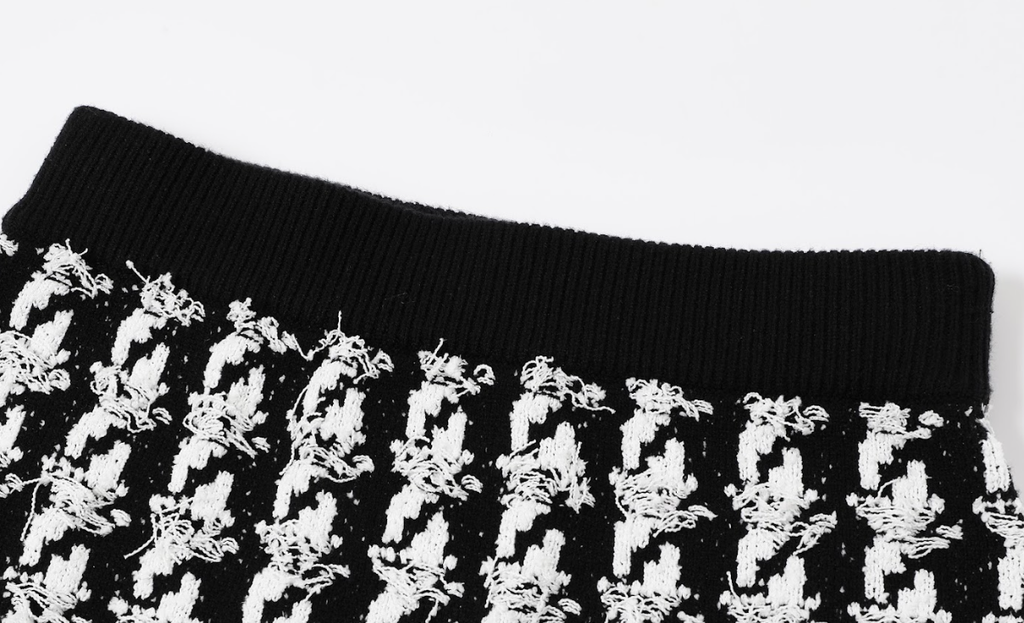 Houndstooth Textured Knit Mini Skirt