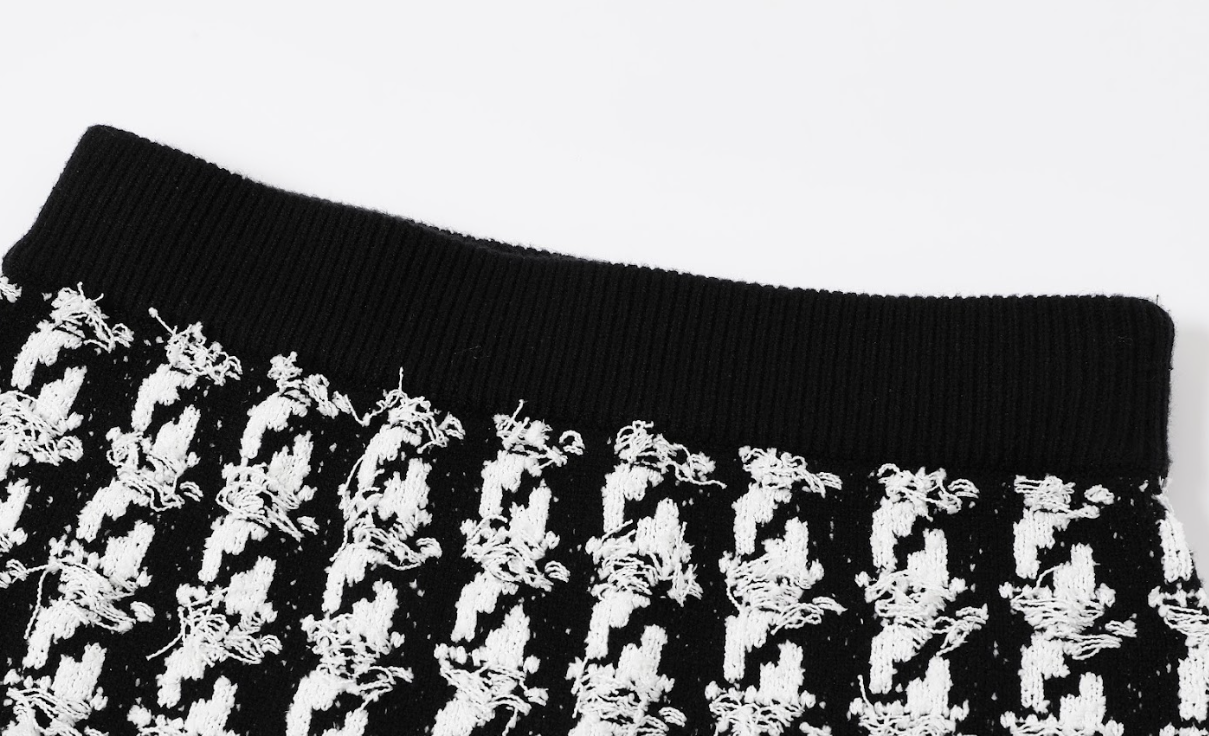 Houndstooth Textured Knit Mini Skirt