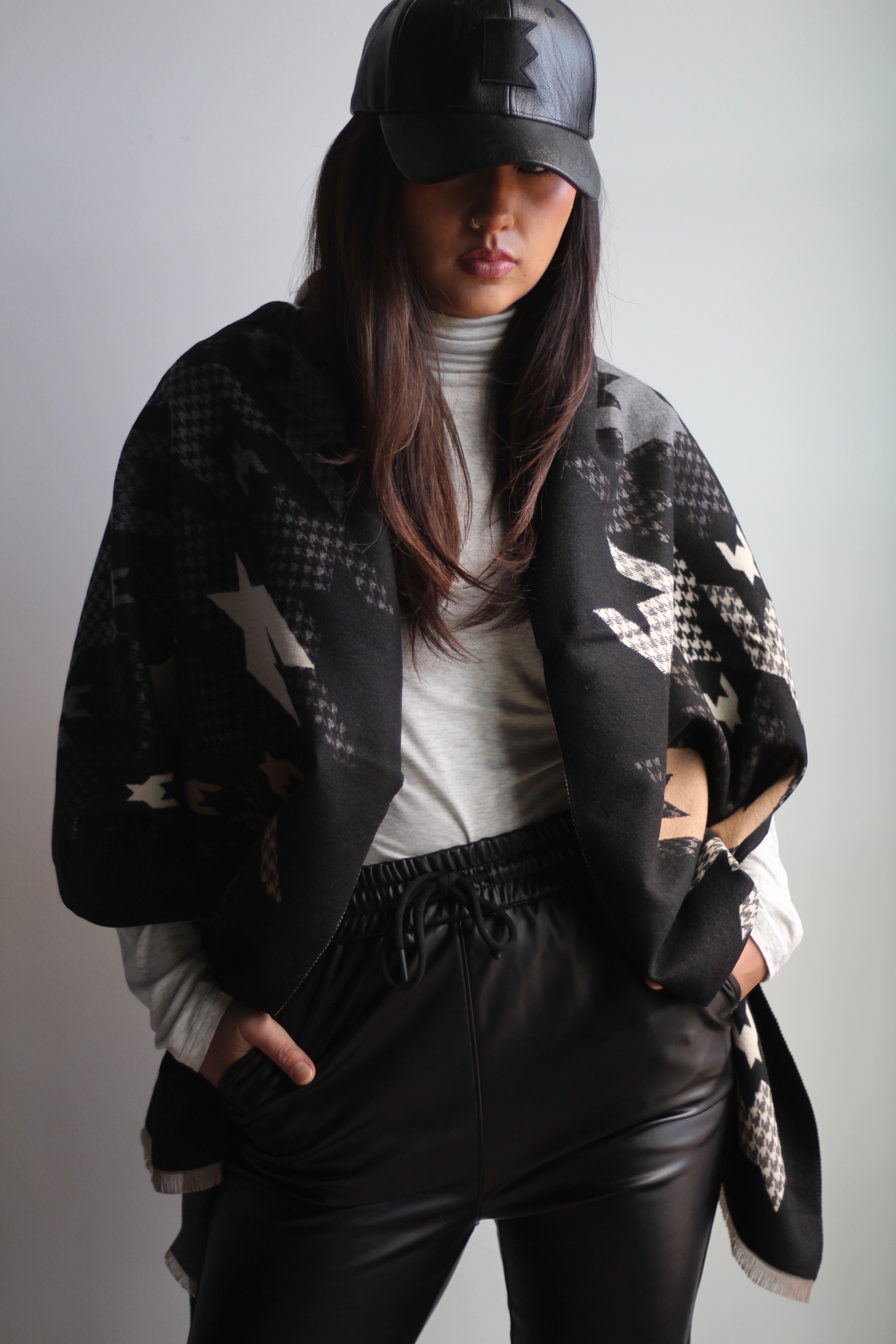 Houndstooth Scarf - Reversible