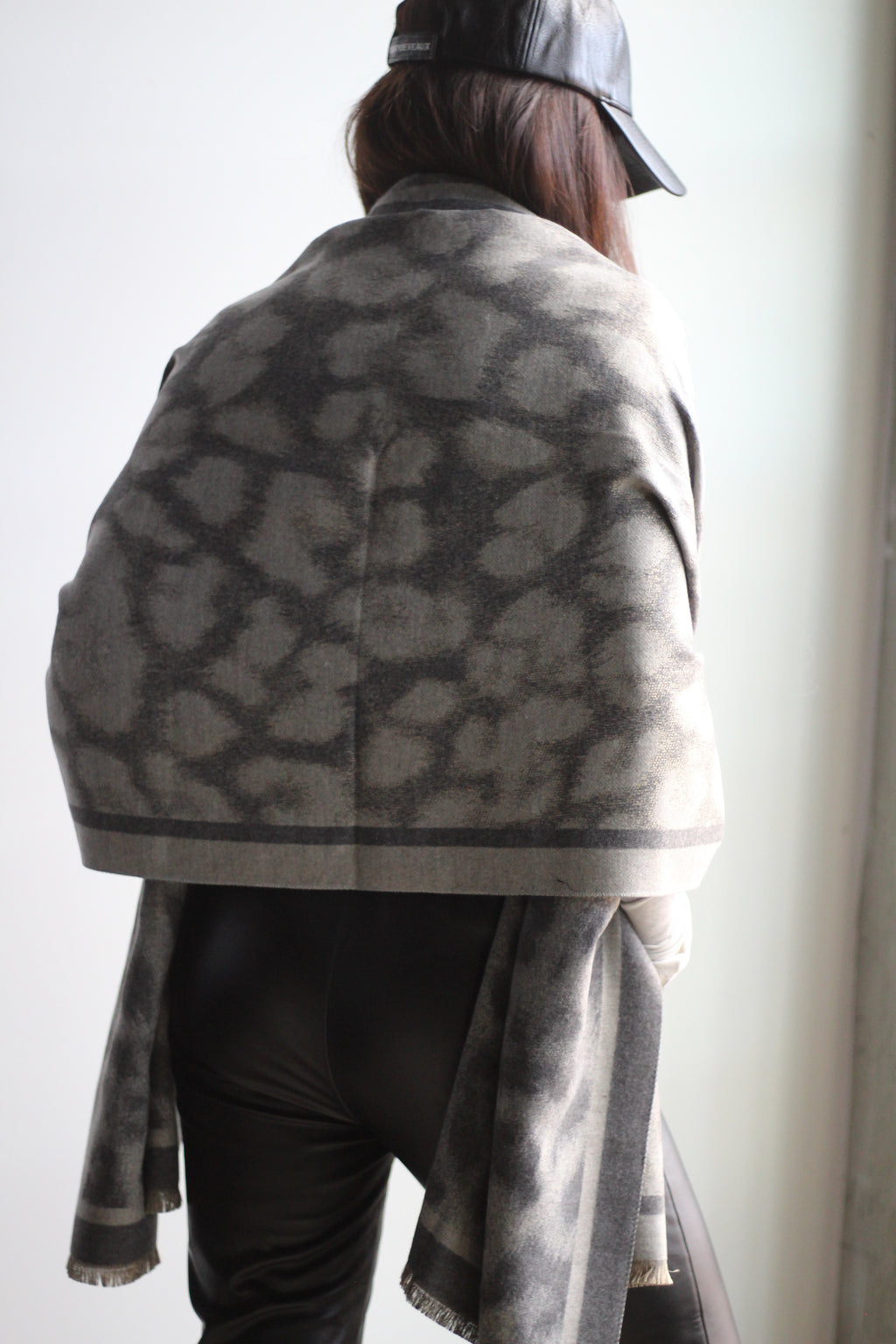 Leopard Scarf - Grey